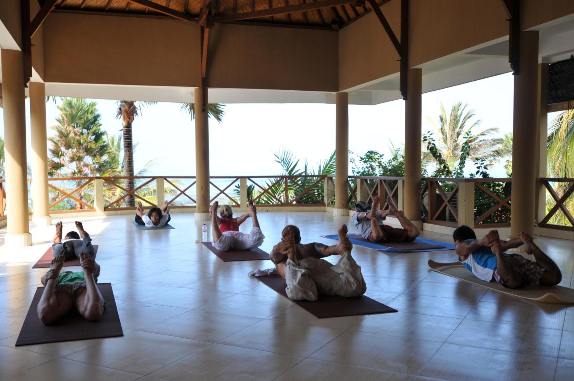 Puri Dajuma Beach Eco-Resort & Spa Pulukan Luaran gambar