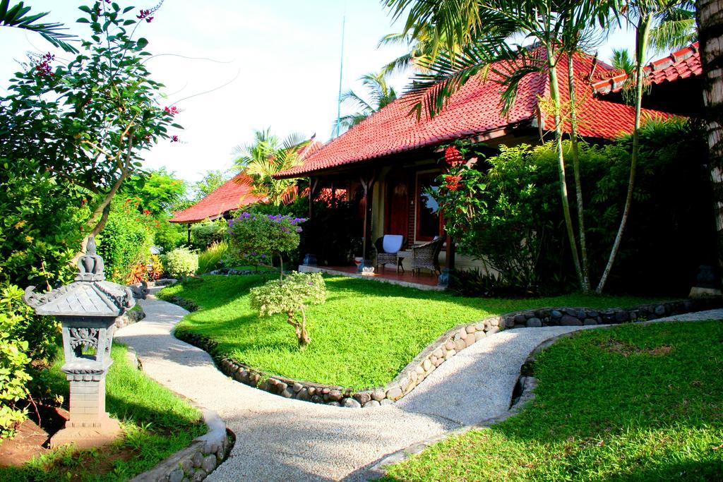 Puri Dajuma Beach Eco-Resort & Spa Pulukan Luaran gambar